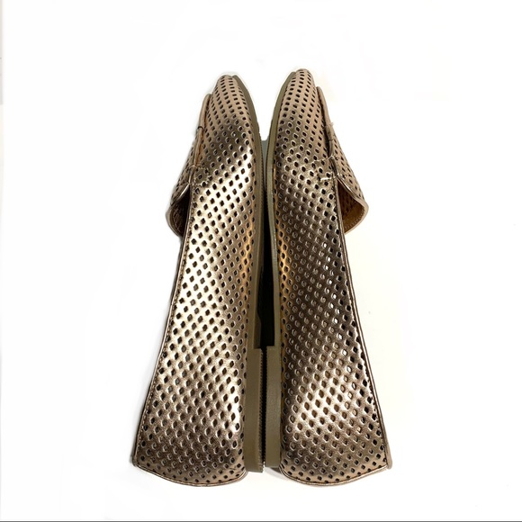 Like New JustFab Cut Out Flats Sz 5.5 - Picture 7 of 8